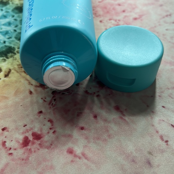 NEW Tula The Cult Classic Purifying Face Cleanser - Picture 3 of 3